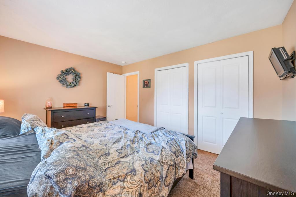 342 Oakland Avenue, Miller Place, NY 11764