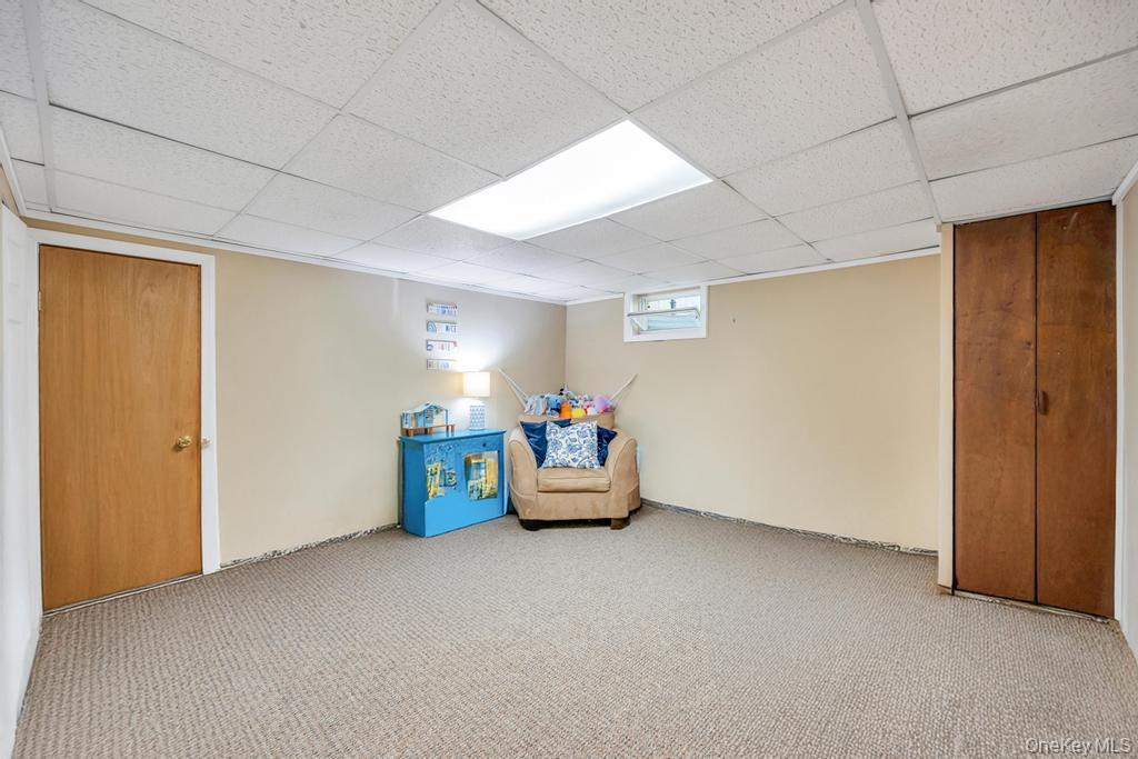 342 Oakland Avenue, Miller Place, NY 11764