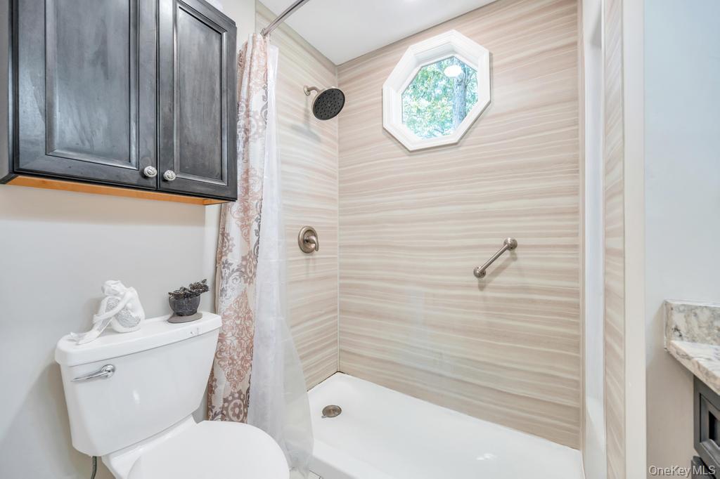 342 Oakland Avenue, Miller Place, NY 11764