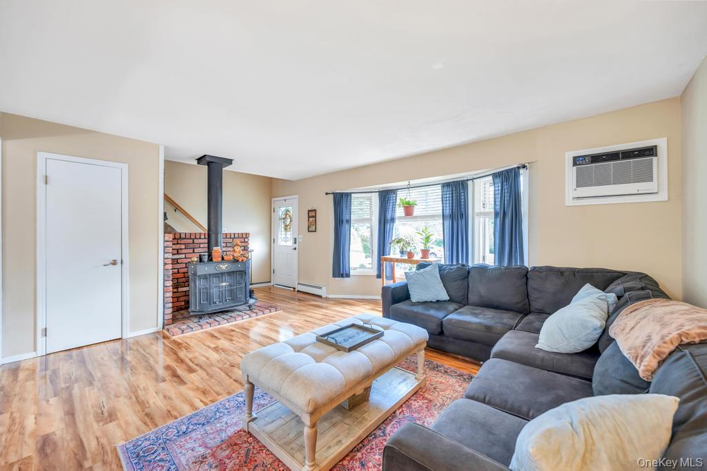 342 Oakland Avenue, Miller Place, NY 11764