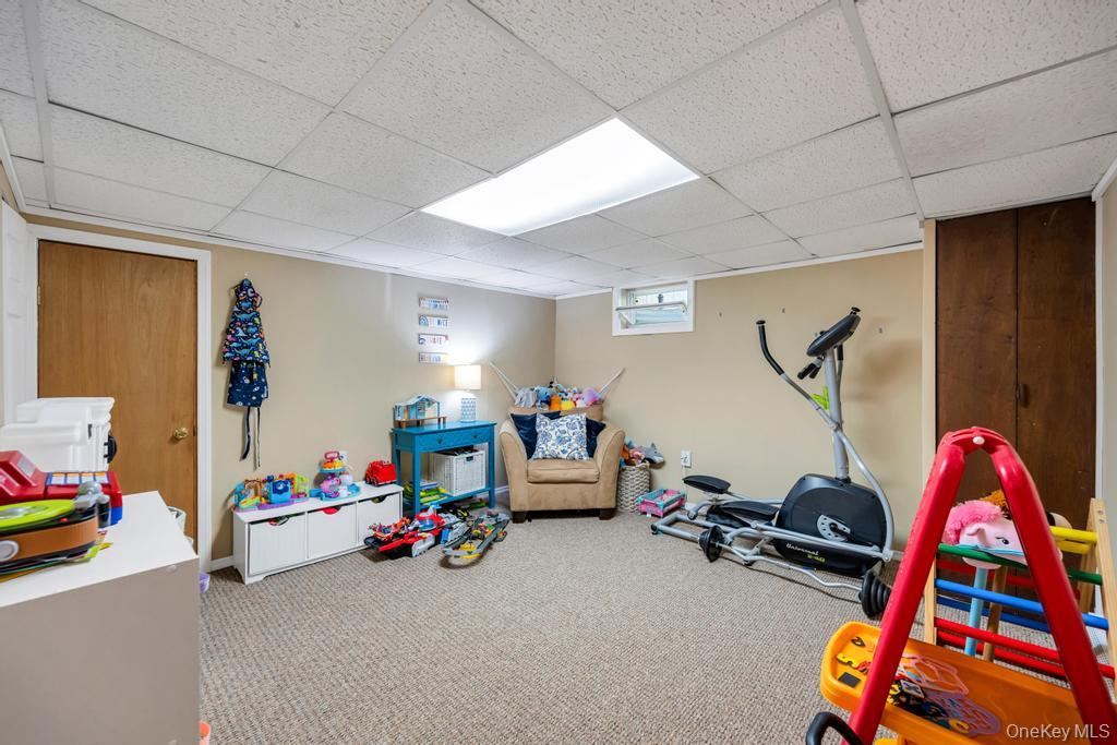 342 Oakland Avenue, Miller Place, NY 11764