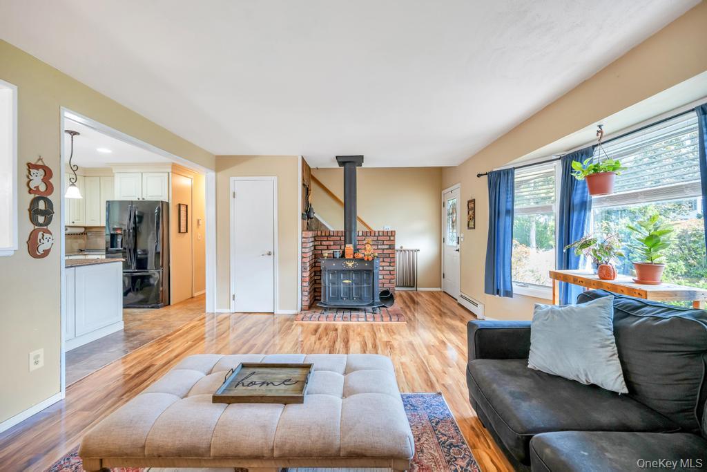 342 Oakland Avenue, Miller Place, NY 11764