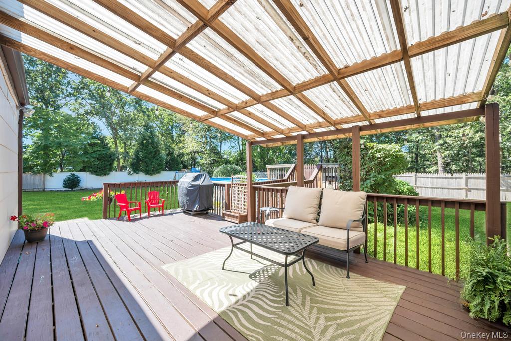 342 Oakland Avenue, Miller Place, NY 11764