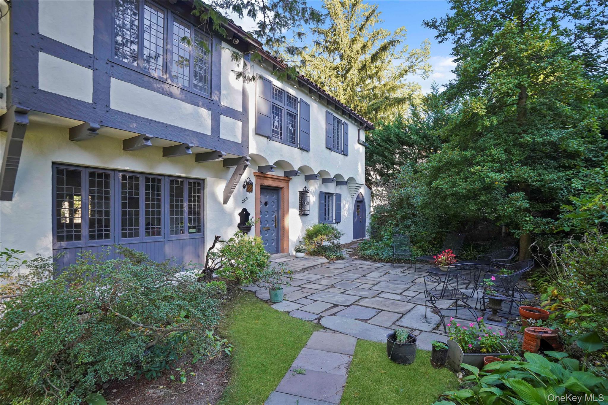 253 Cliff Avenue, Pelham, NY 10803