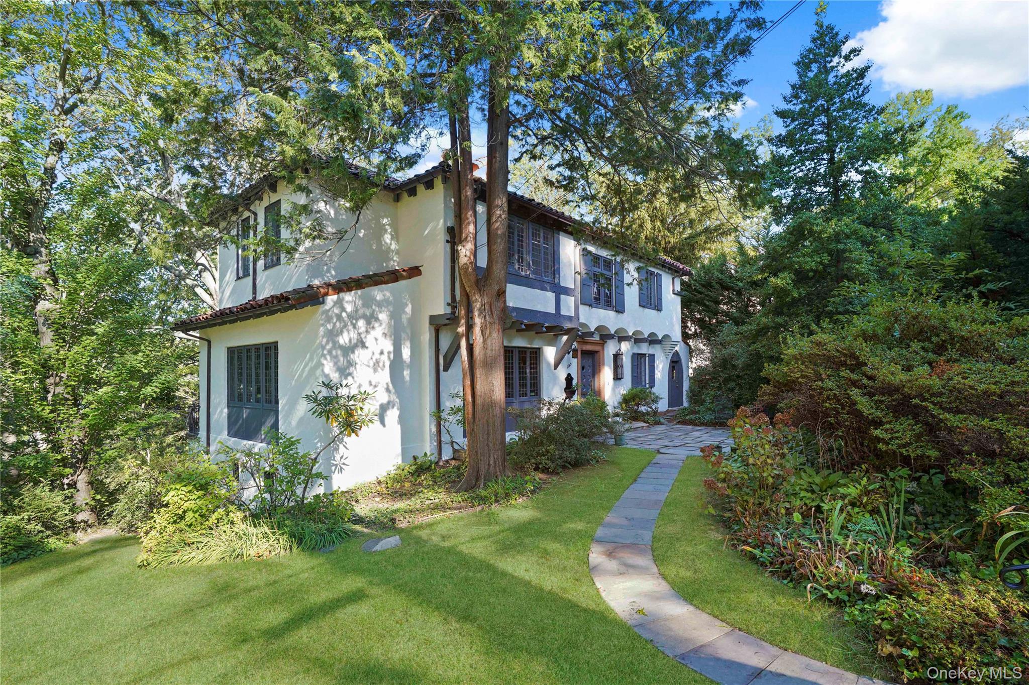 253 Cliff Avenue, Pelham, NY 10803