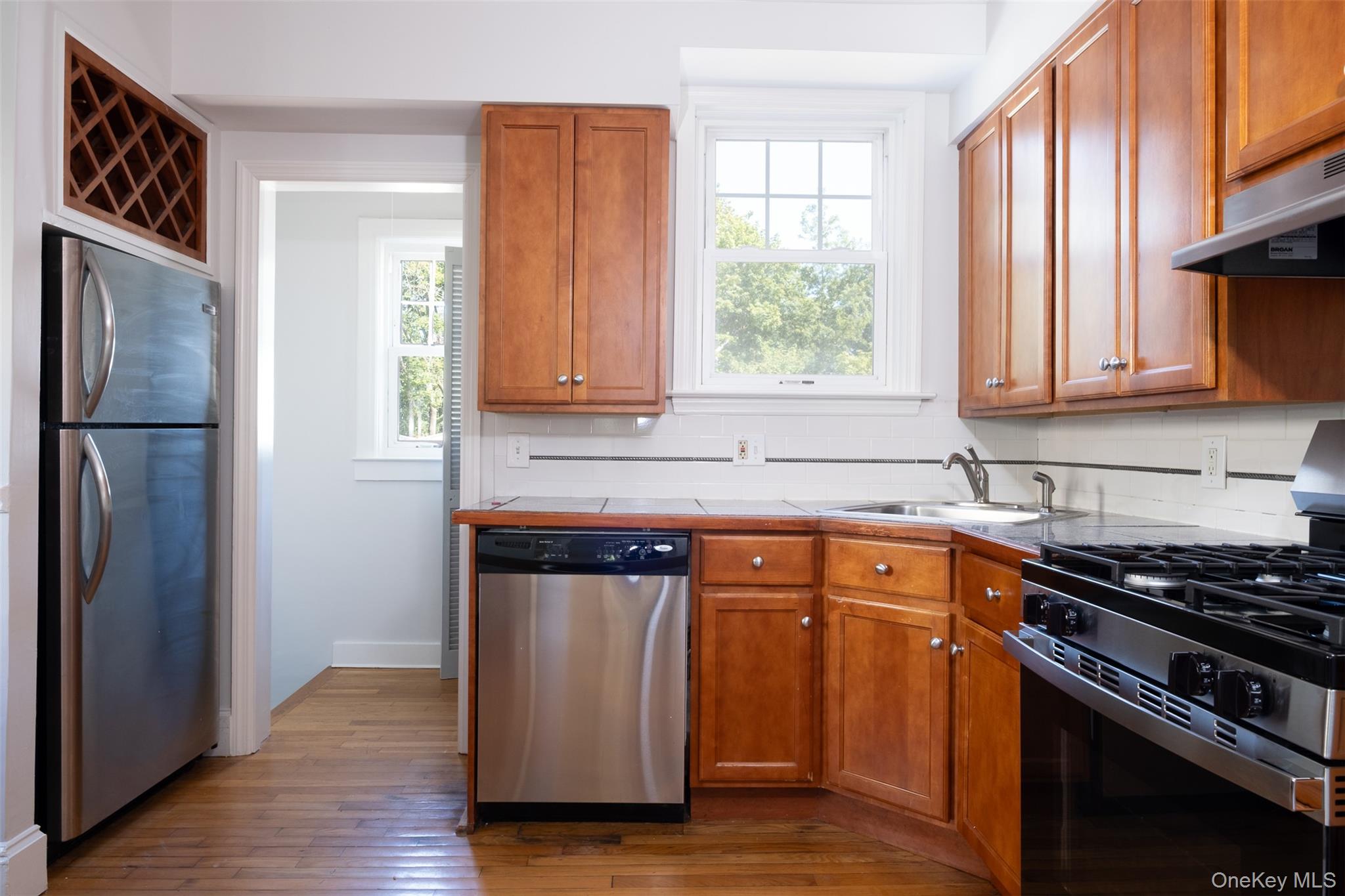 453 Beach Avenue # Left, Mamaroneck, NY 10543