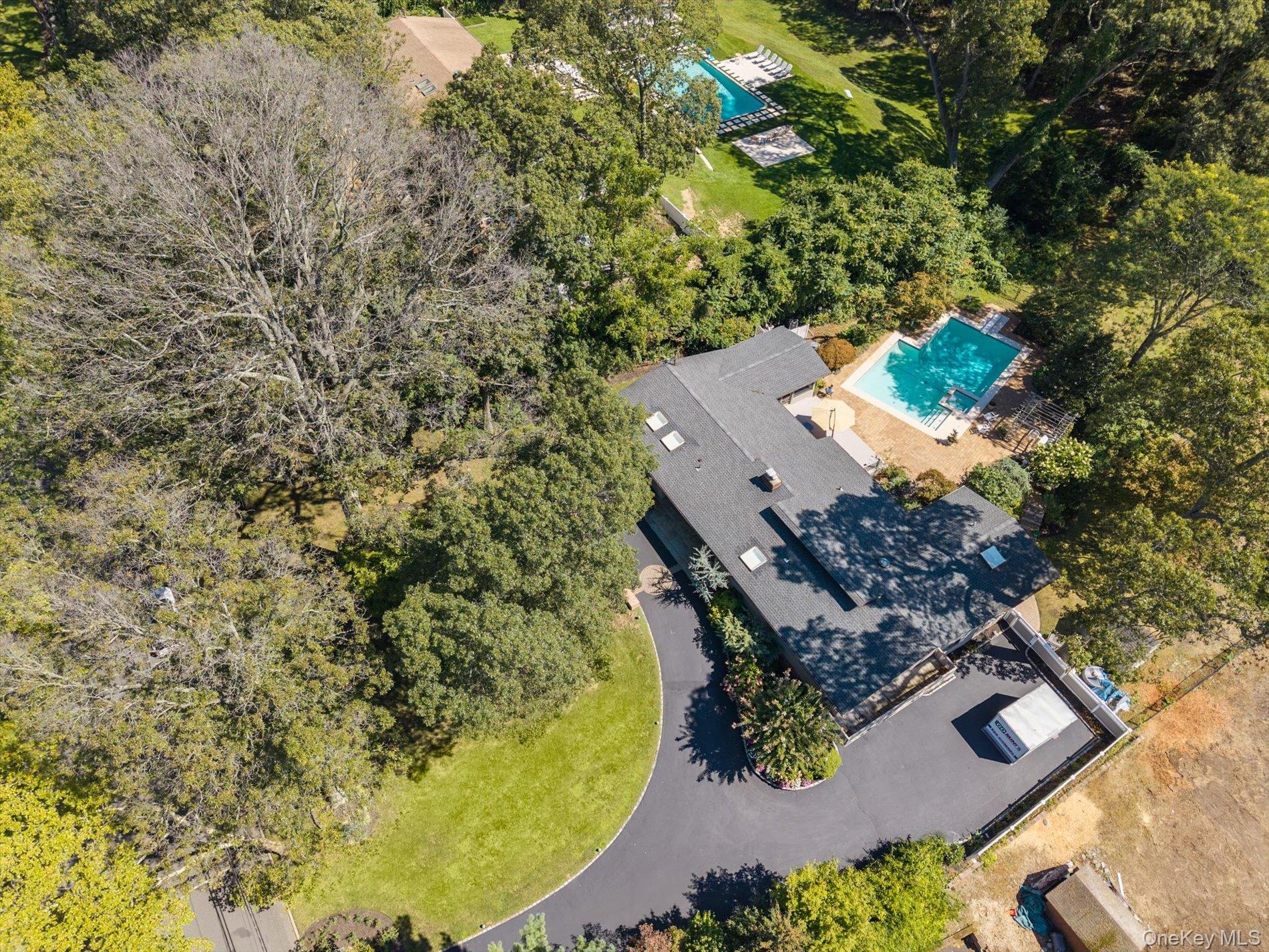 17 Treeview Drive, Melville, NY 11747