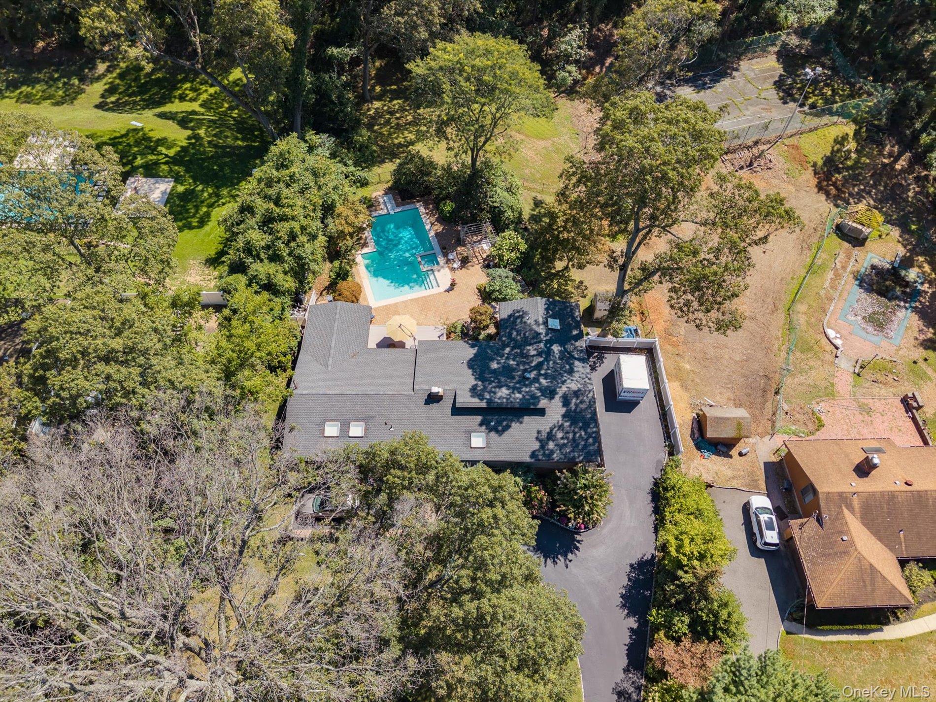 17 Treeview Drive, Melville, NY 11747