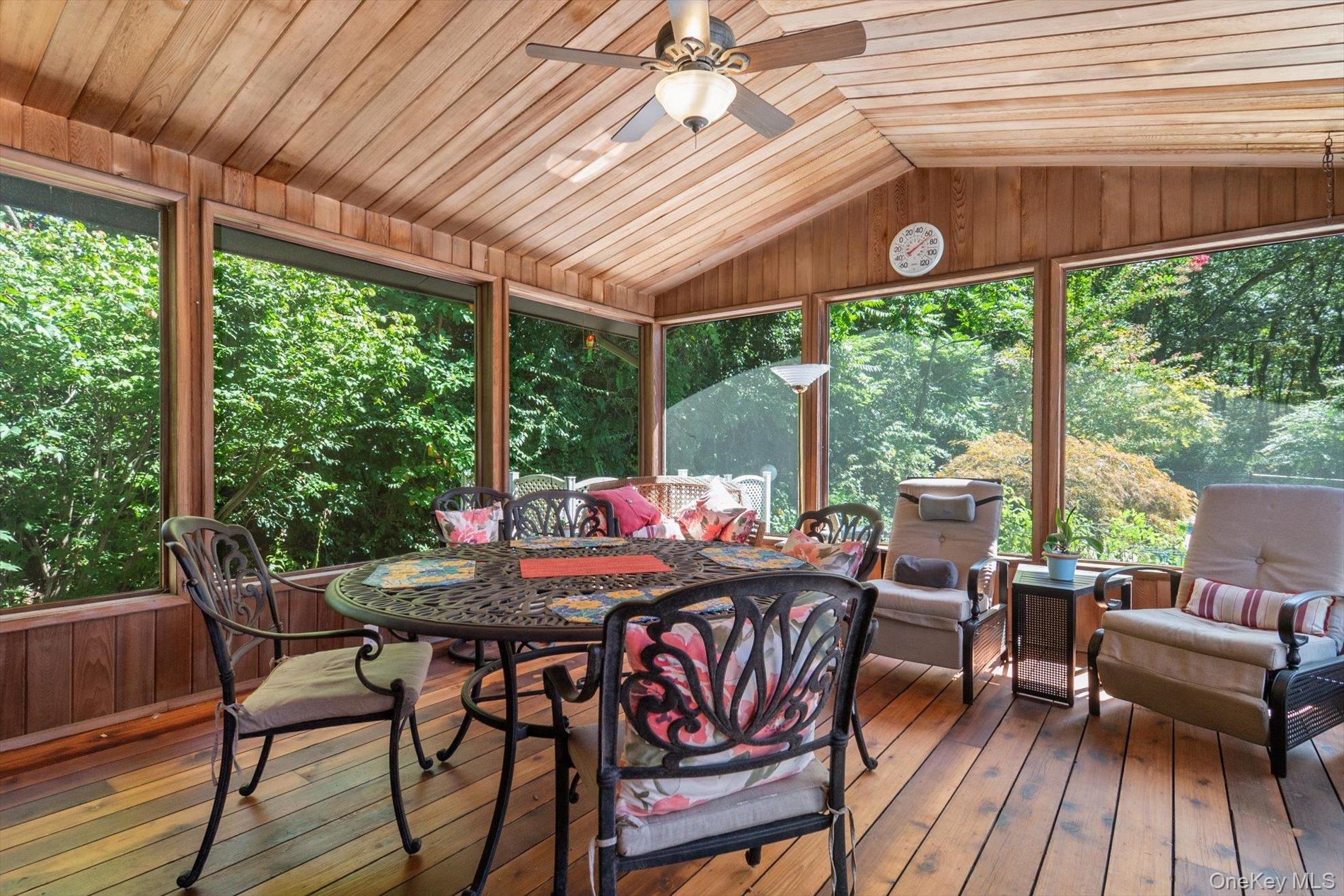 17 Treeview Drive, Melville, NY 11747