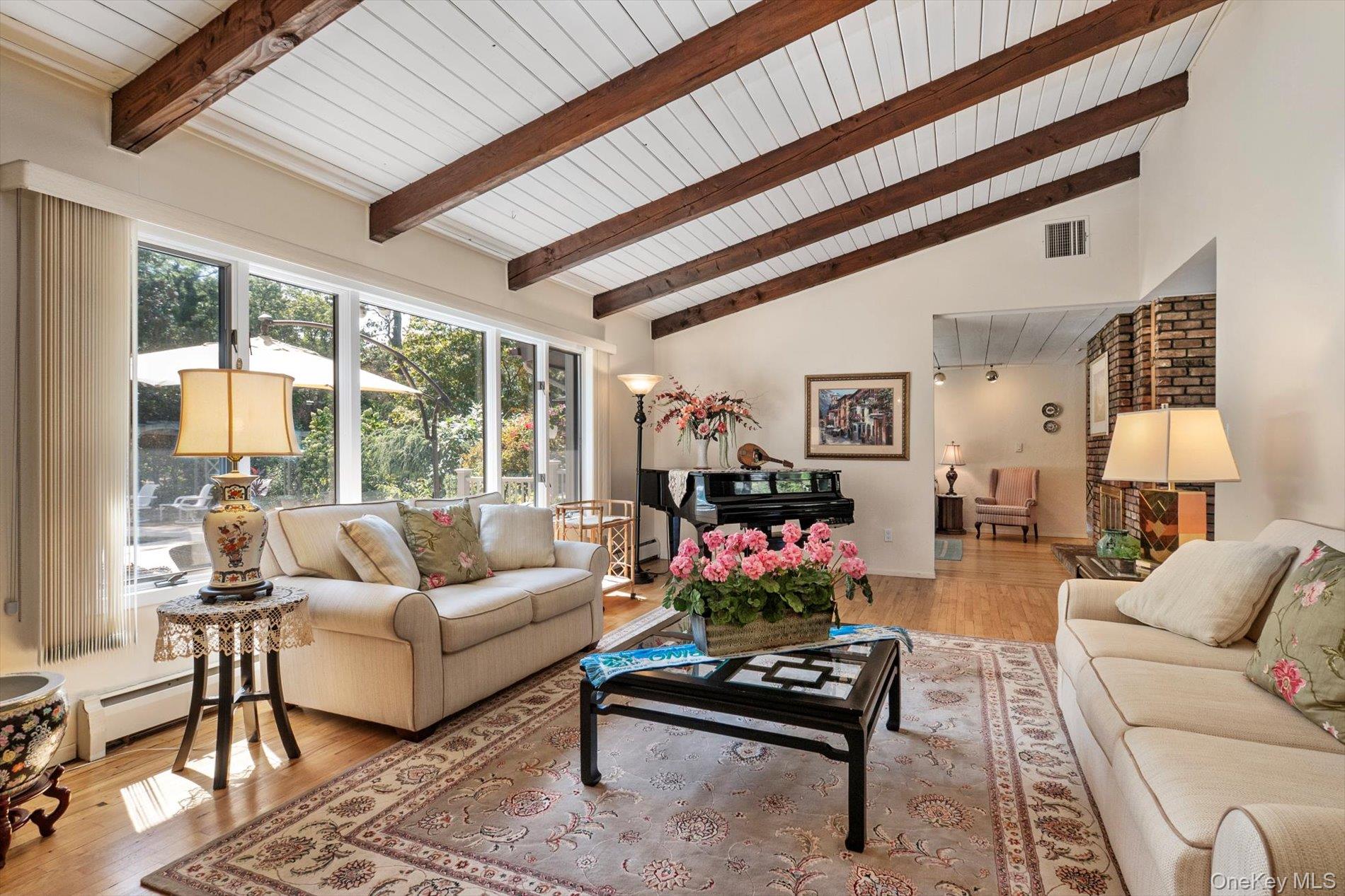 17 Treeview Drive, Melville, NY 11747