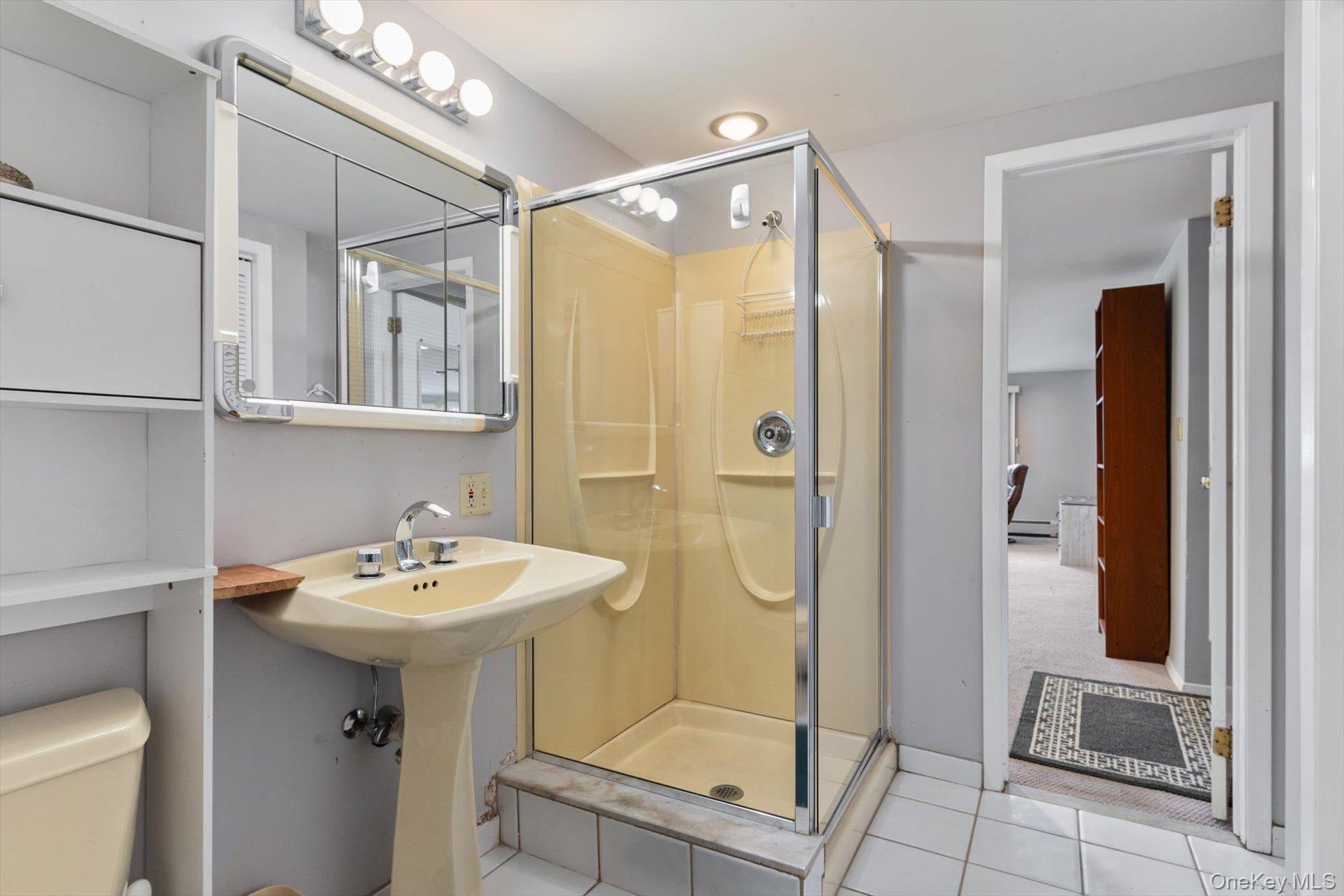 17 Treeview Drive, Melville, NY 11747