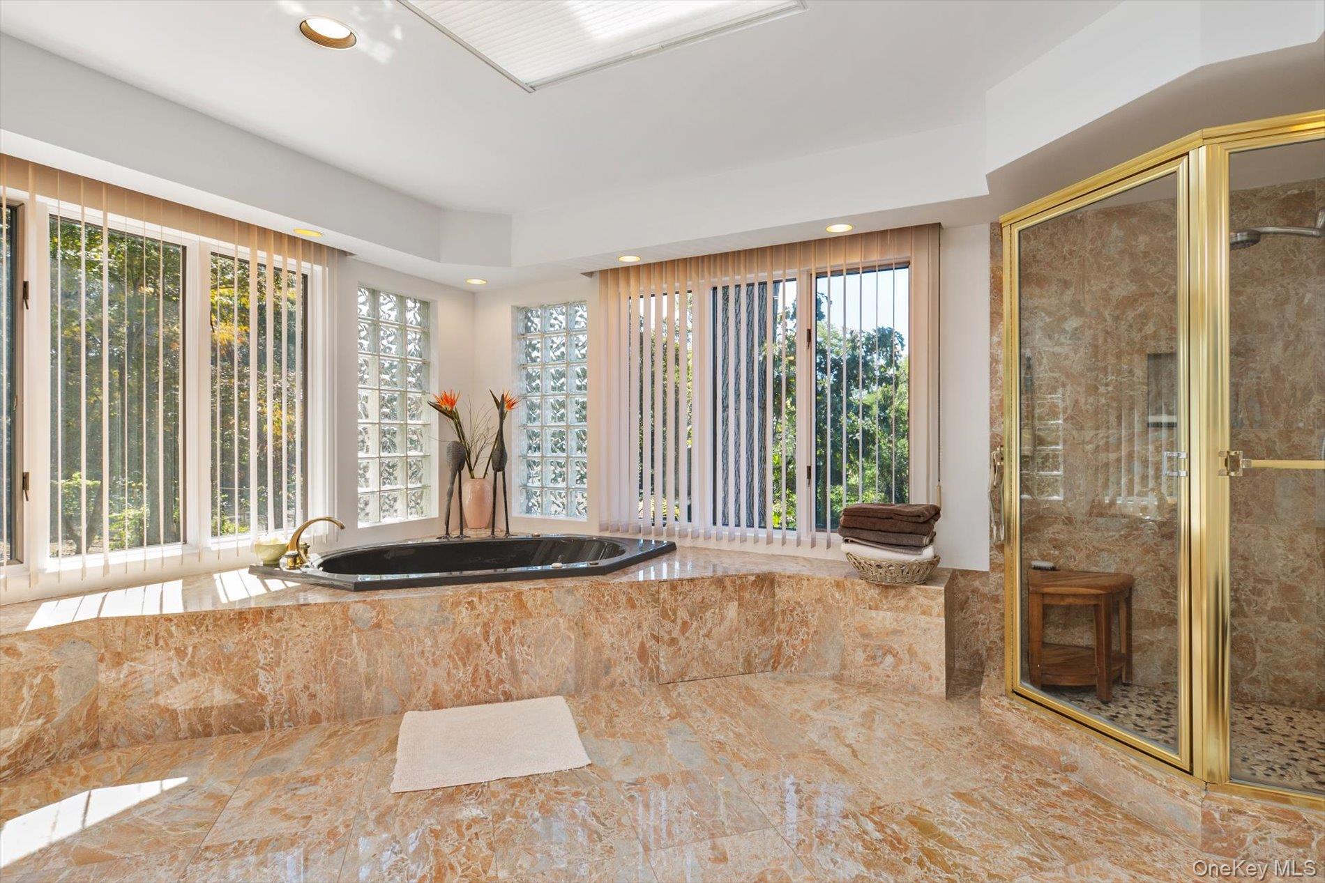 17 Treeview Drive, Melville, NY 11747