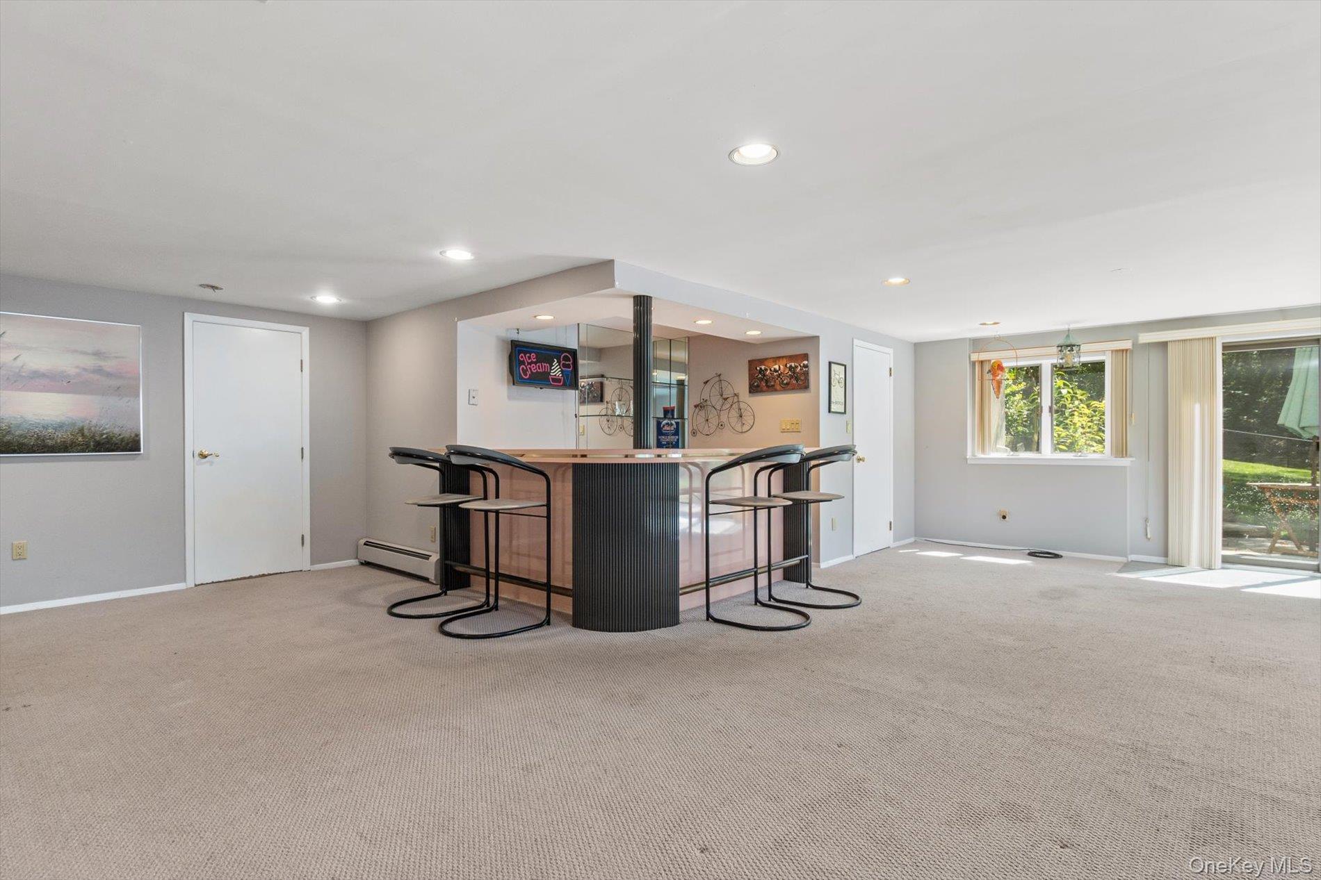 17 Treeview Drive, Melville, NY 11747