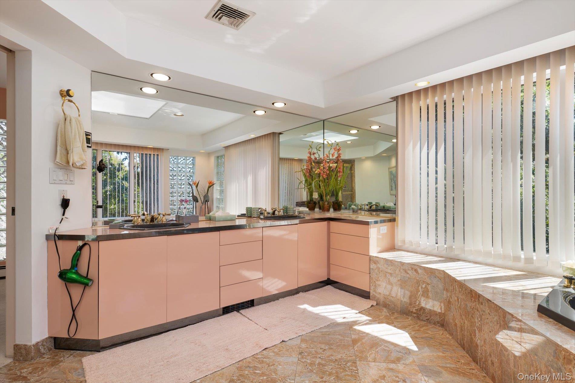 17 Treeview Drive, Melville, NY 11747