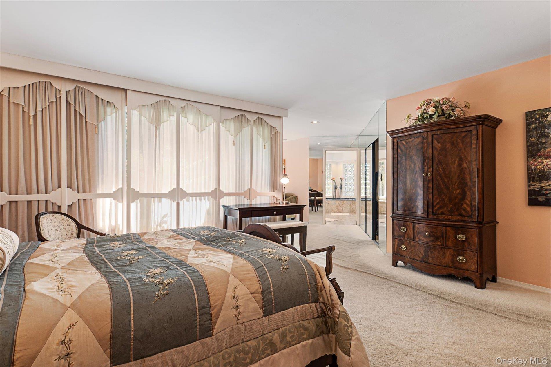 17 Treeview Drive, Melville, NY 11747