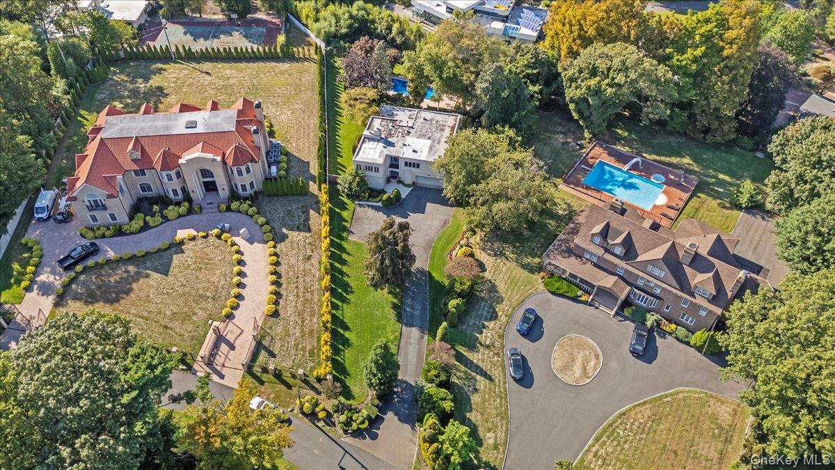 292 Breezyway, Lawrence, NY 11559