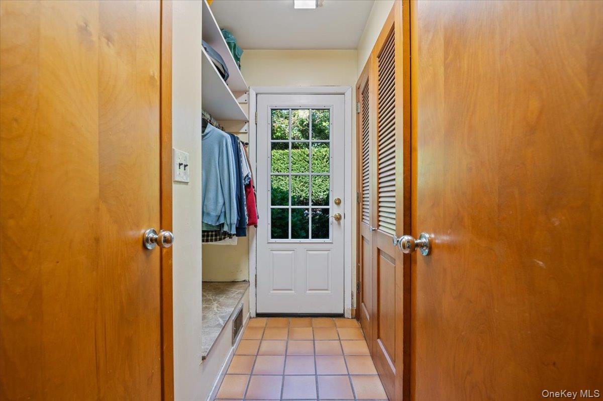 292 Breezyway, Lawrence, NY 11559