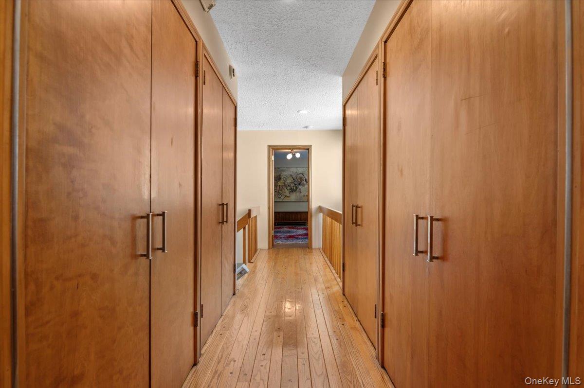 292 Breezyway, Lawrence, NY 11559