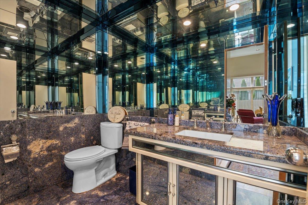 292 Breezyway, Lawrence, NY 11559