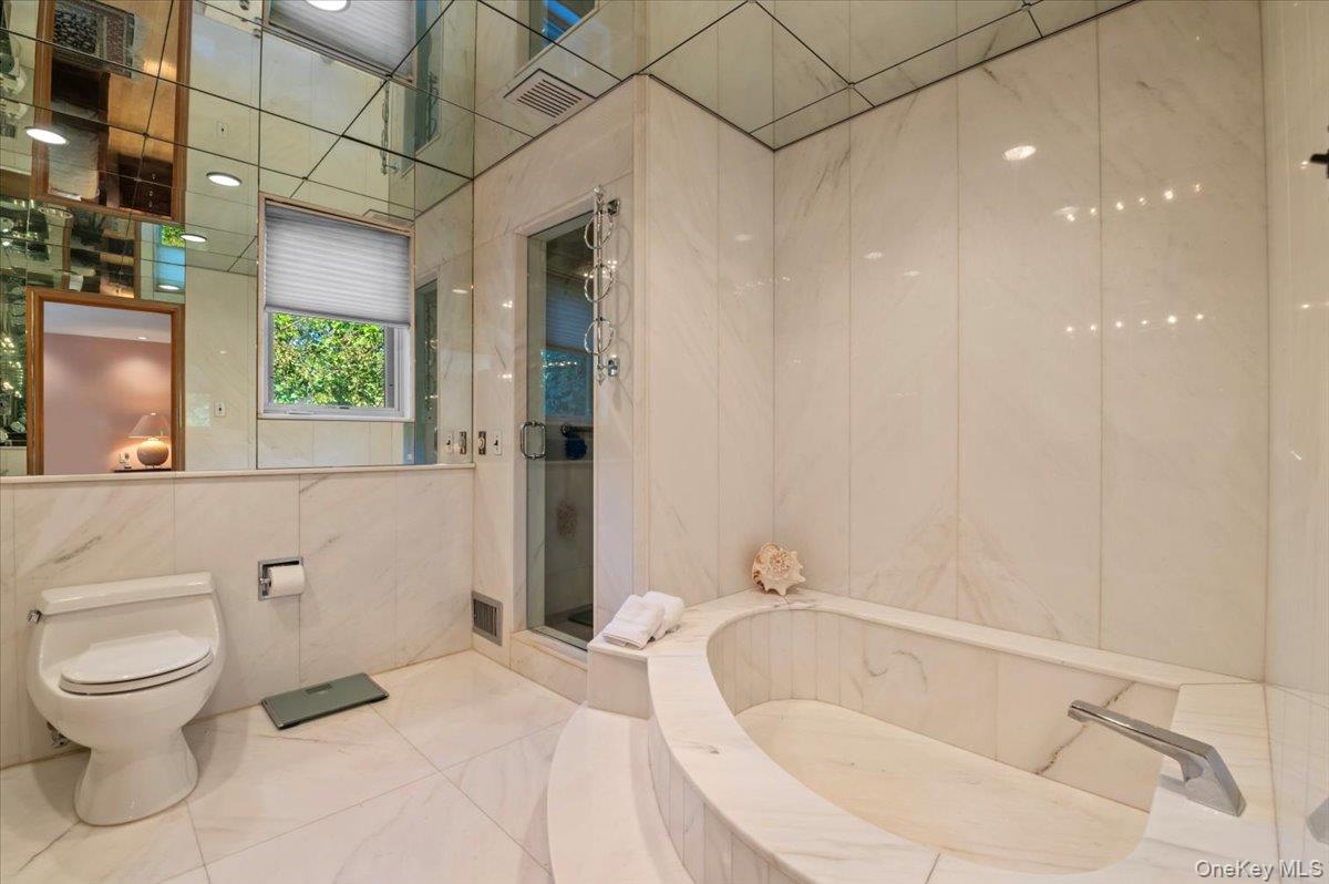 292 Breezyway, Lawrence, NY 11559