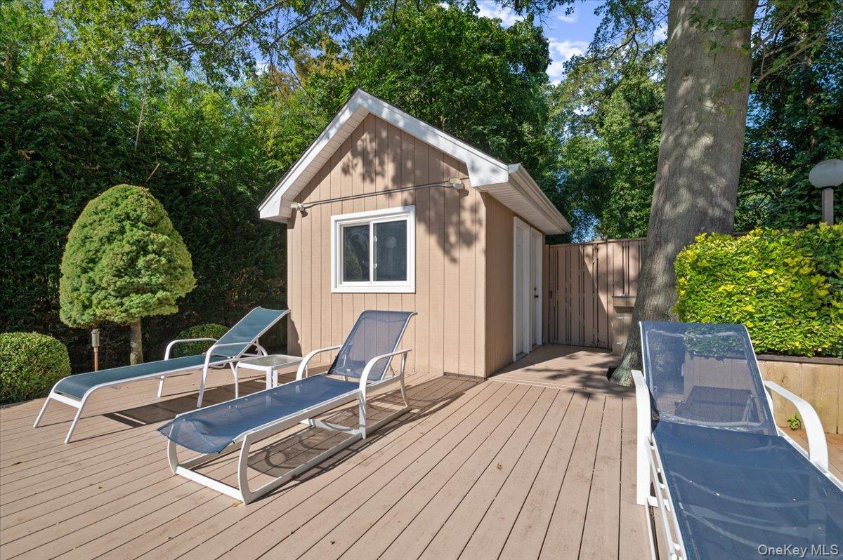 292 Breezyway, Lawrence, NY 11559