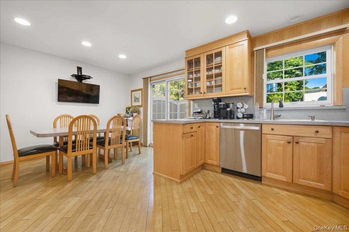 6227 Douglaston Parkway # 13, Douglaston, NY 11362