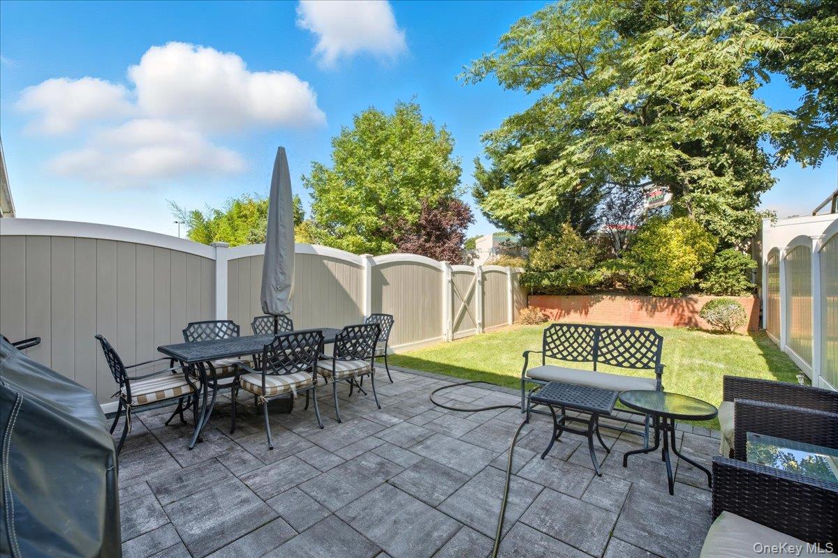 6227 Douglaston Parkway # 13, Douglaston, NY 11362