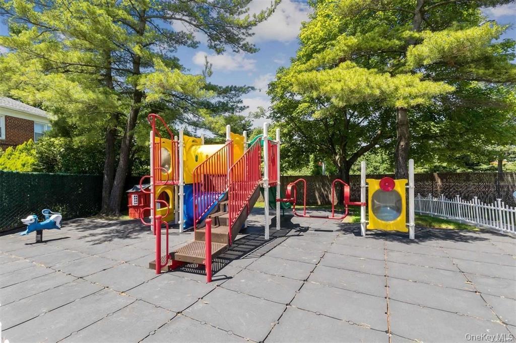 6227 Douglaston Parkway # 13, Douglaston, NY 11362