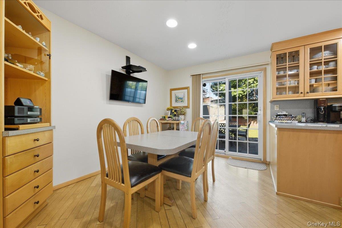 6227 Douglaston Parkway # 13, Douglaston, NY 11362