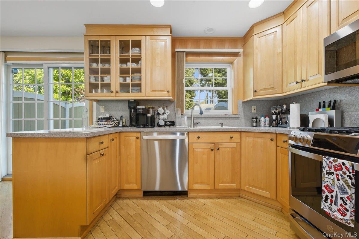 6227 Douglaston Parkway # 13, Douglaston, NY 11362