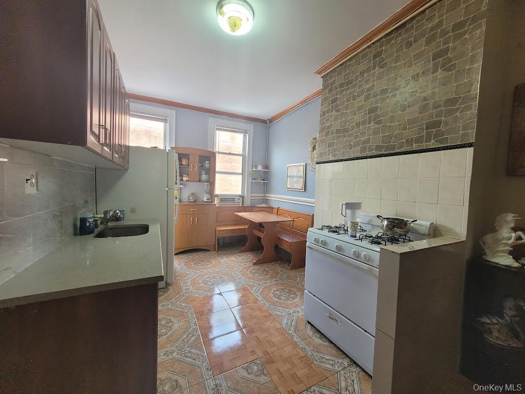 283 Wyckoff Avenue, Brooklyn, NY 11237