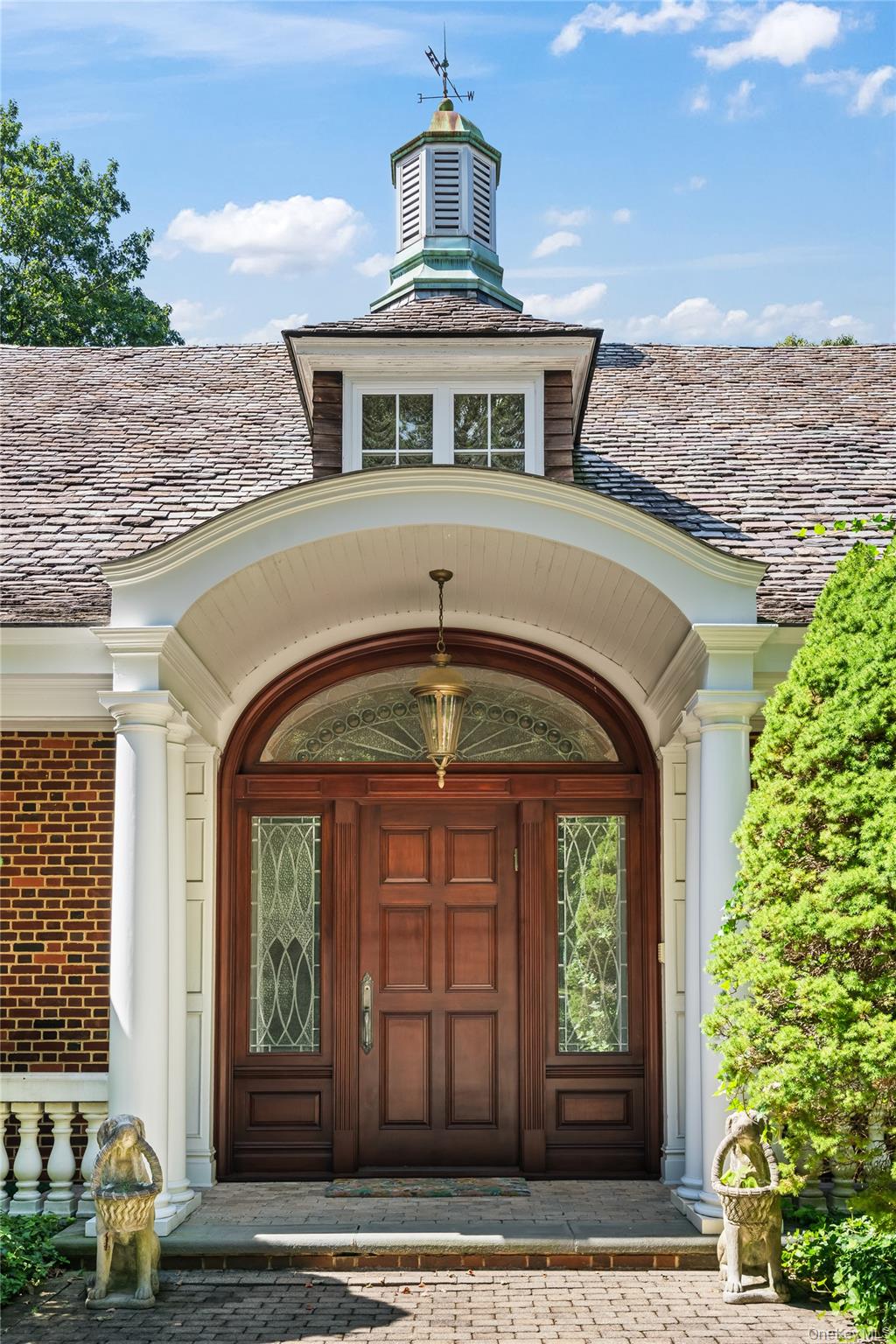 820 Bryant Avenue, Roslyn Harbor, NY 11576