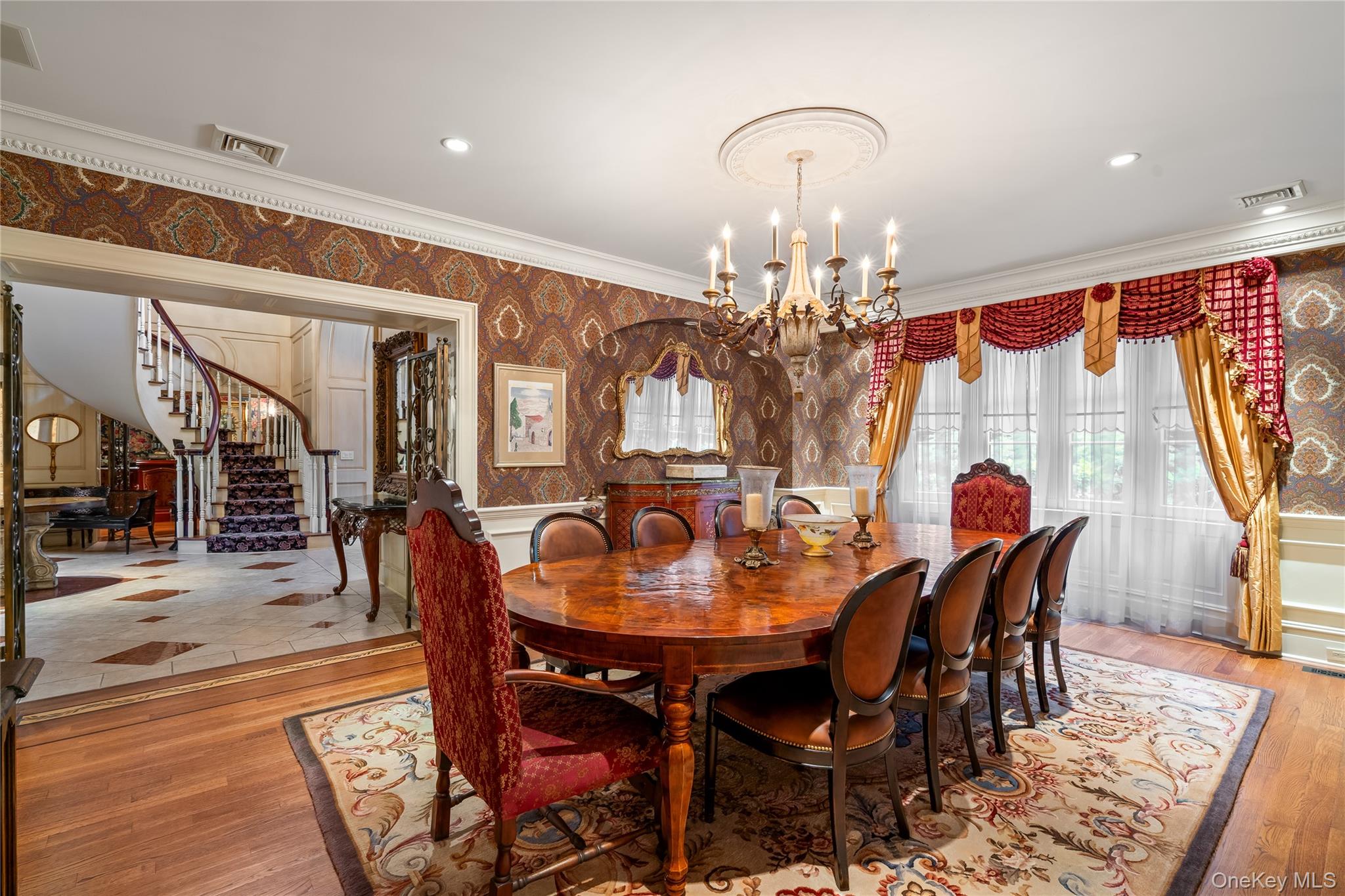 820 Bryant Avenue, Roslyn Harbor, NY 11576