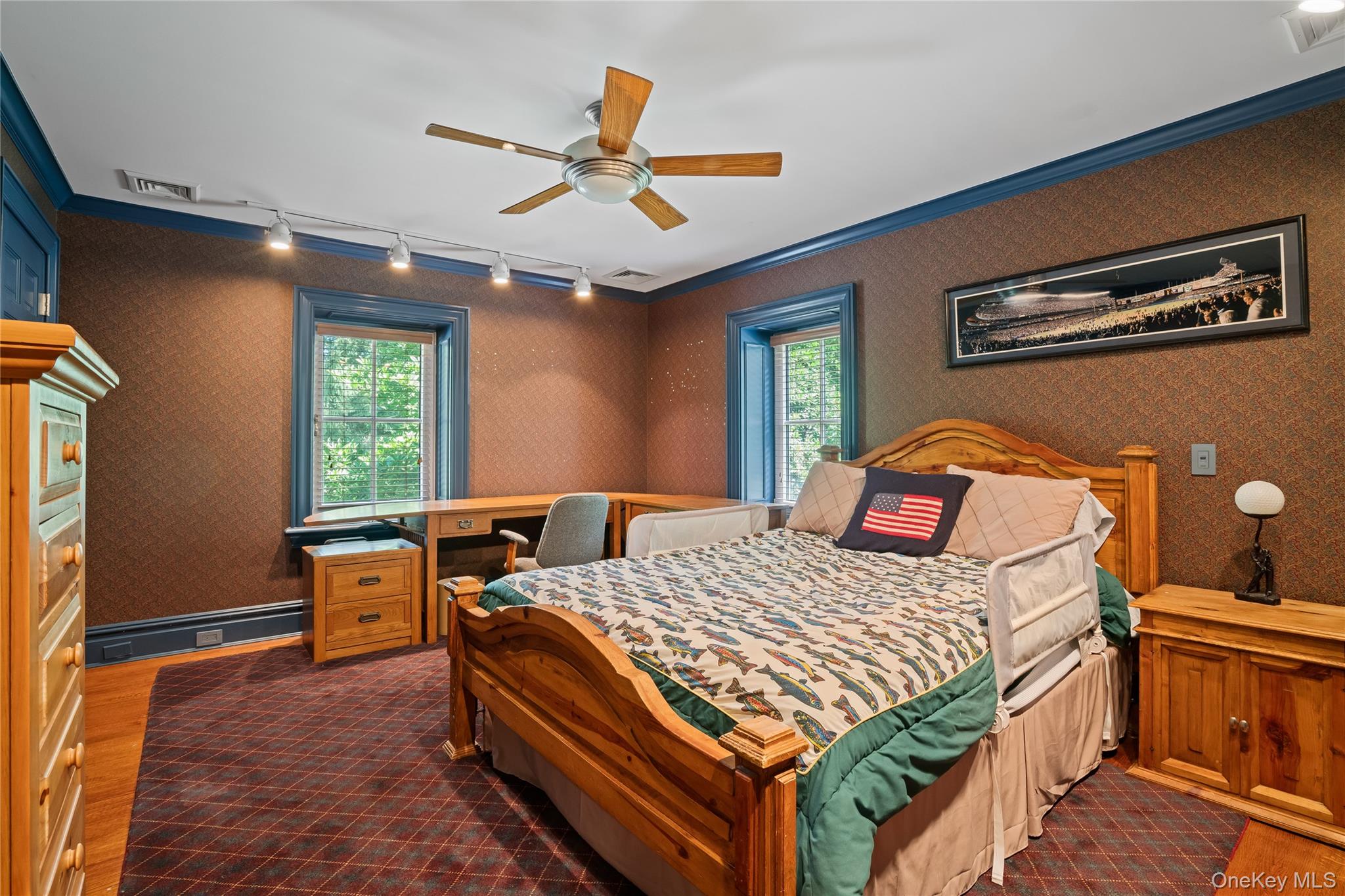 820 Bryant Avenue, Roslyn Harbor, NY 11576