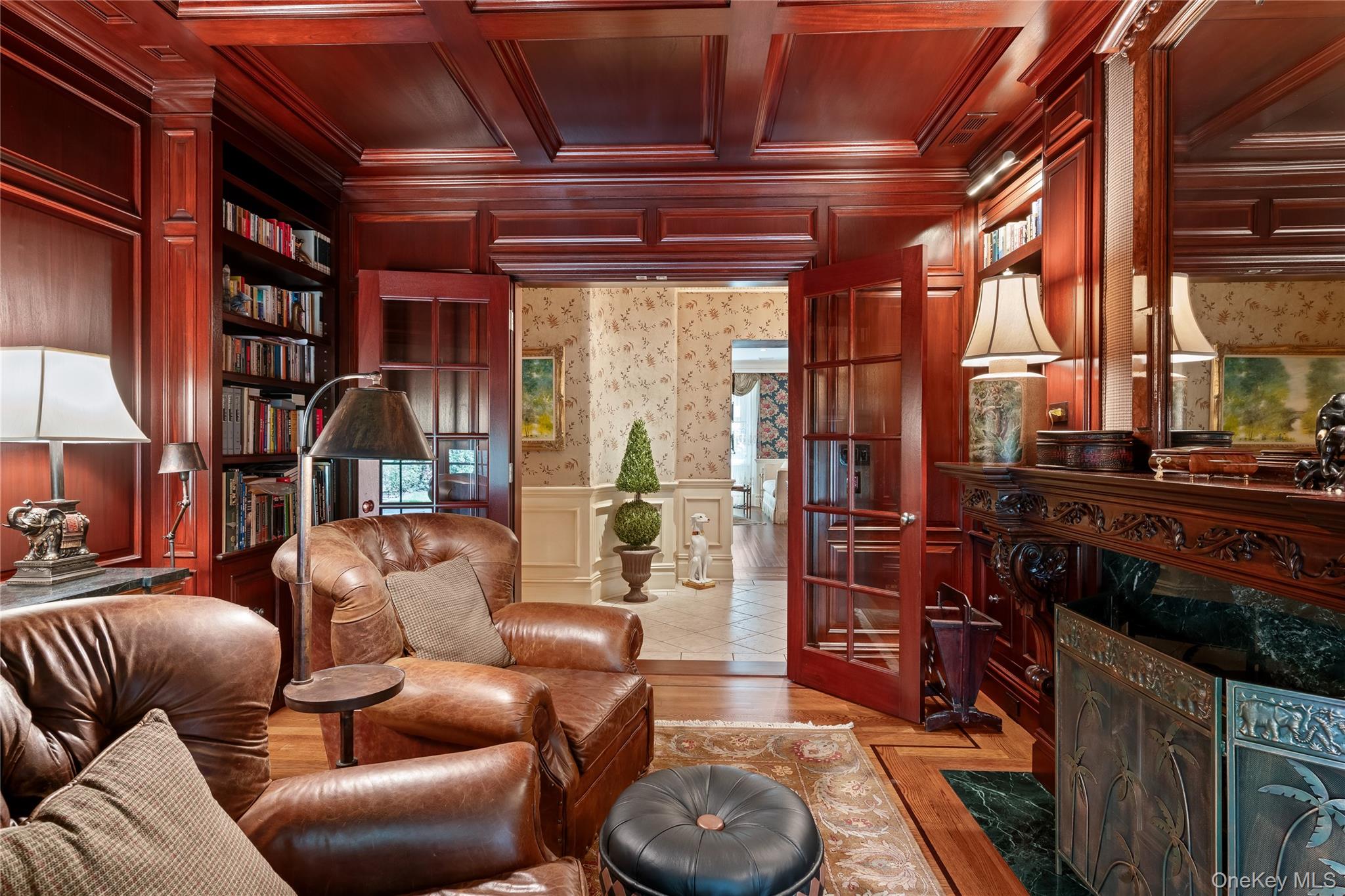 820 Bryant Avenue, Roslyn Harbor, NY 11576