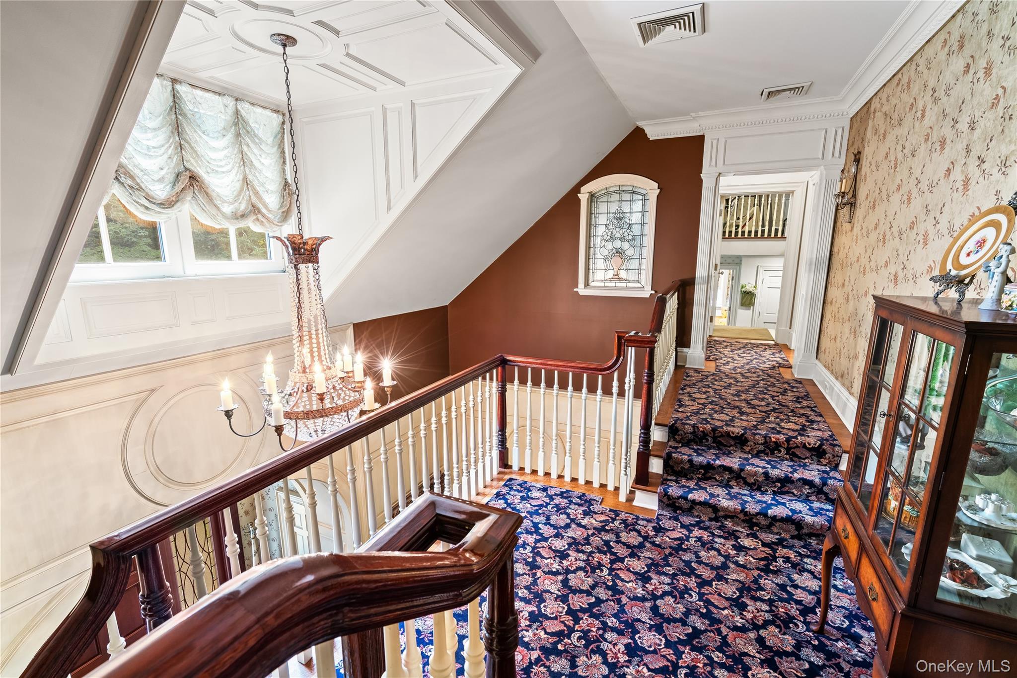 820 Bryant Avenue, Roslyn Harbor, NY 11576