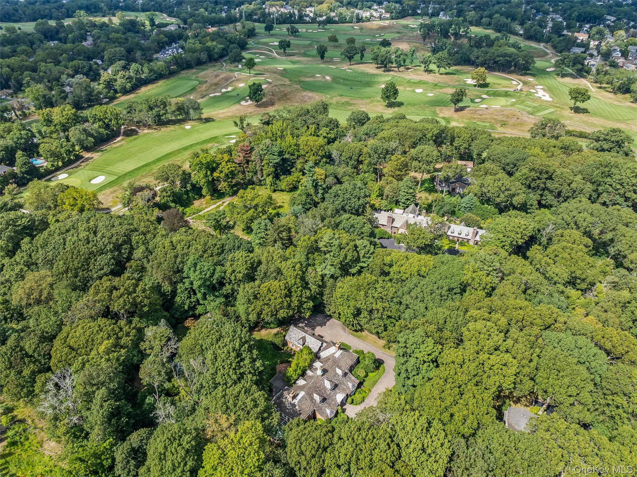 820 Bryant Avenue, Roslyn Harbor, NY 11576