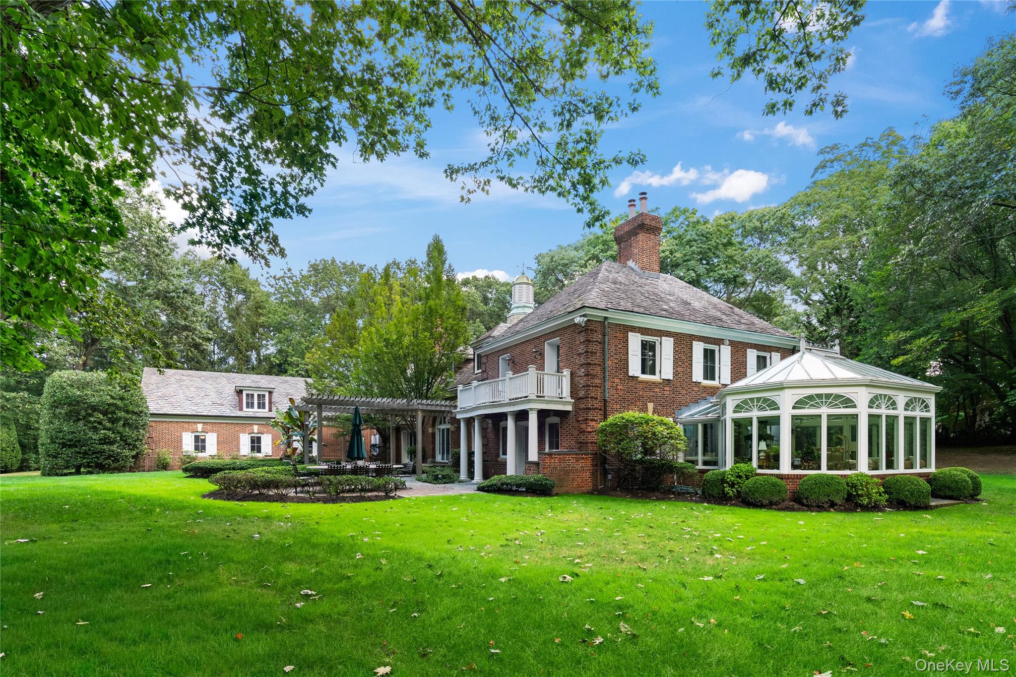 820 Bryant Avenue, Roslyn Harbor, NY 11576