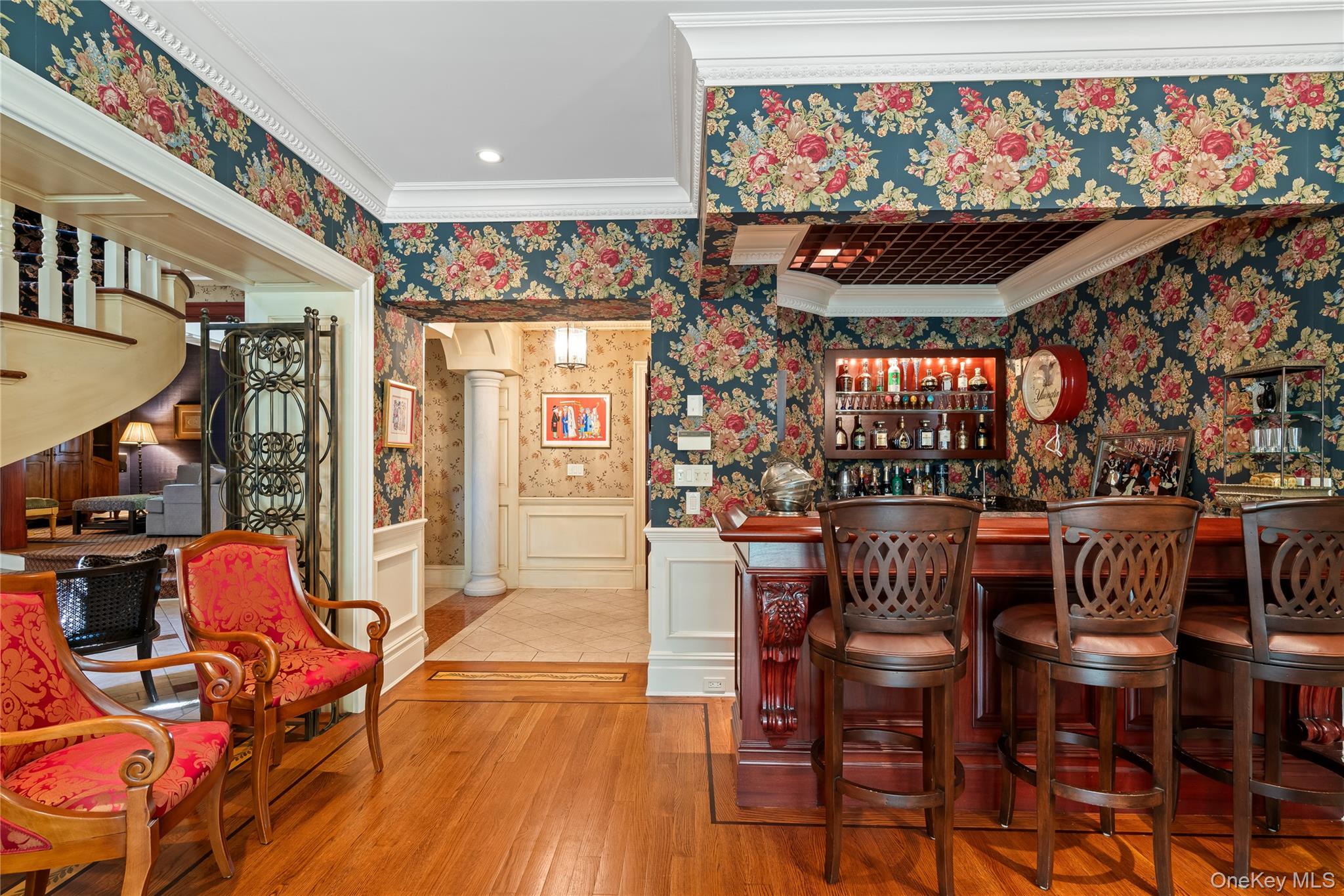 820 Bryant Avenue, Roslyn Harbor, NY 11576