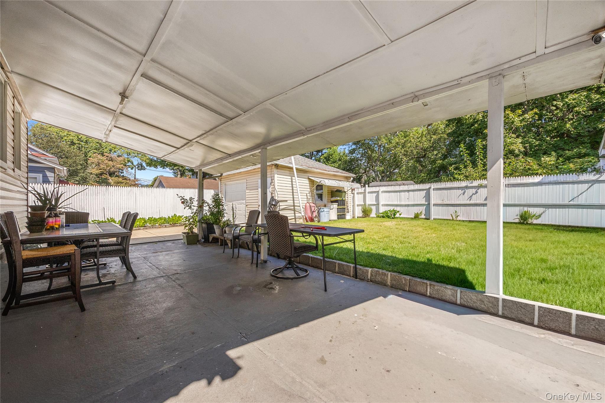 187 S Long Beach Avenue, Freeport, NY 11520