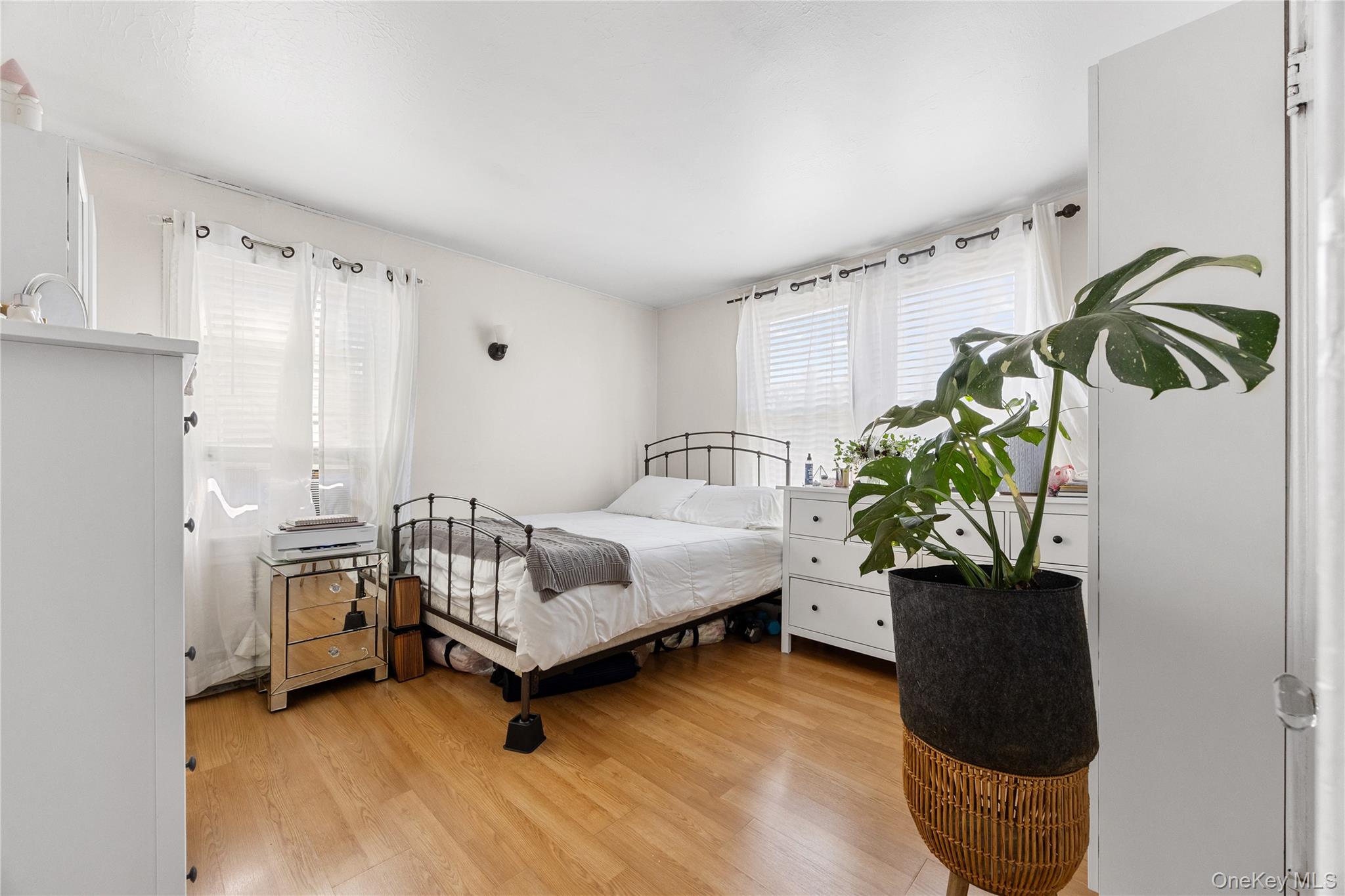 187 S Long Beach Avenue, Freeport, NY 11520