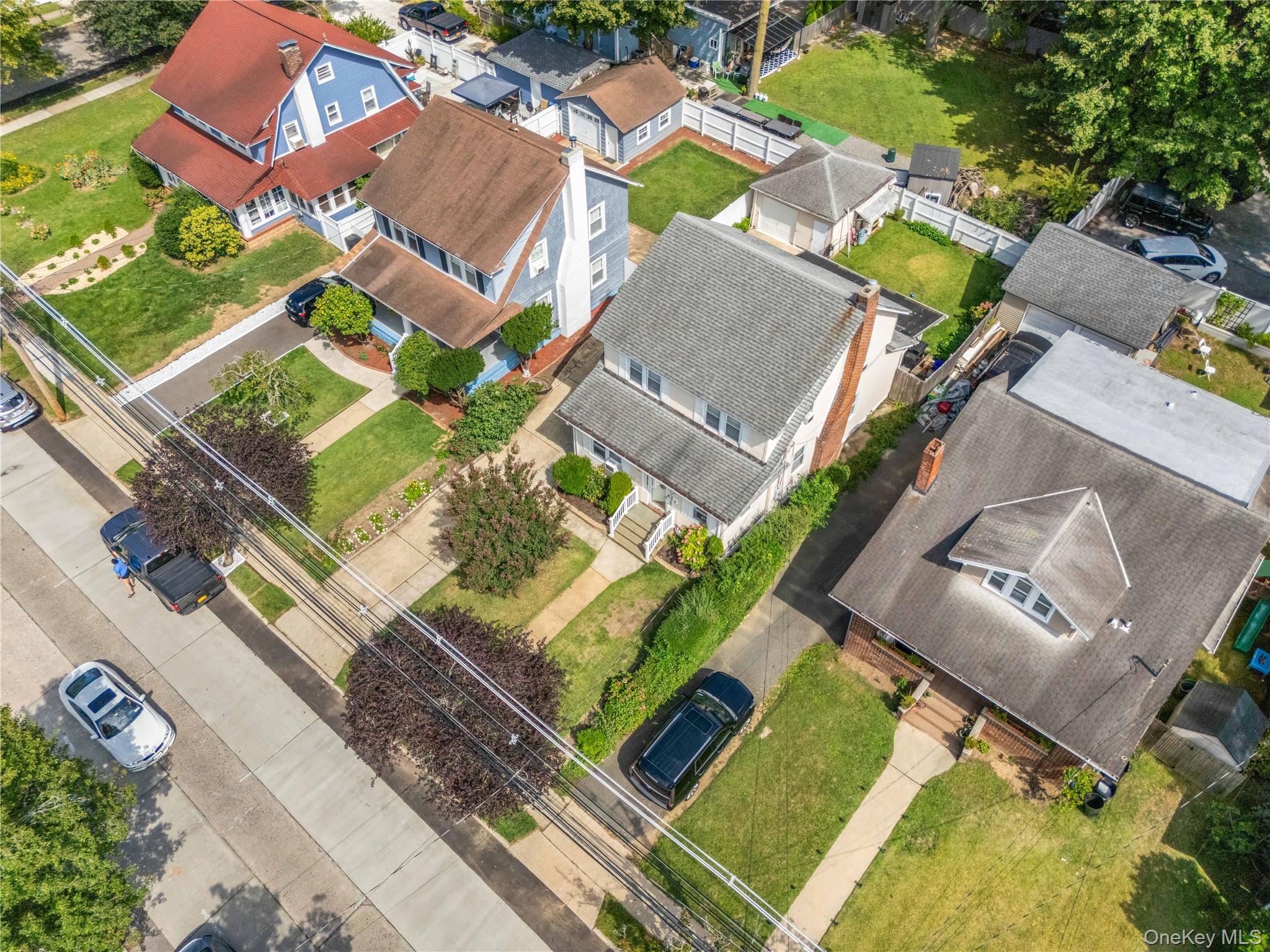 187 S Long Beach Avenue, Freeport, NY 11520