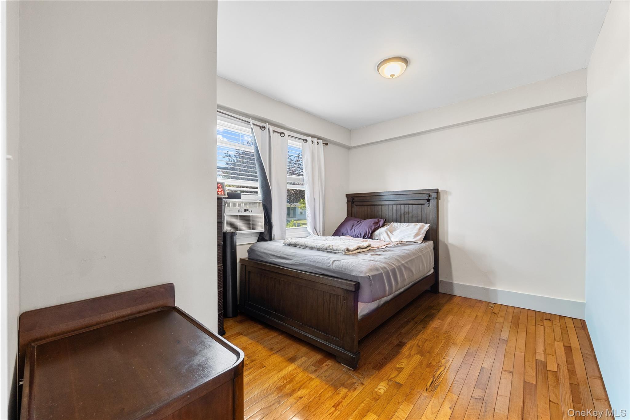 187 S Long Beach Avenue, Freeport, NY 11520