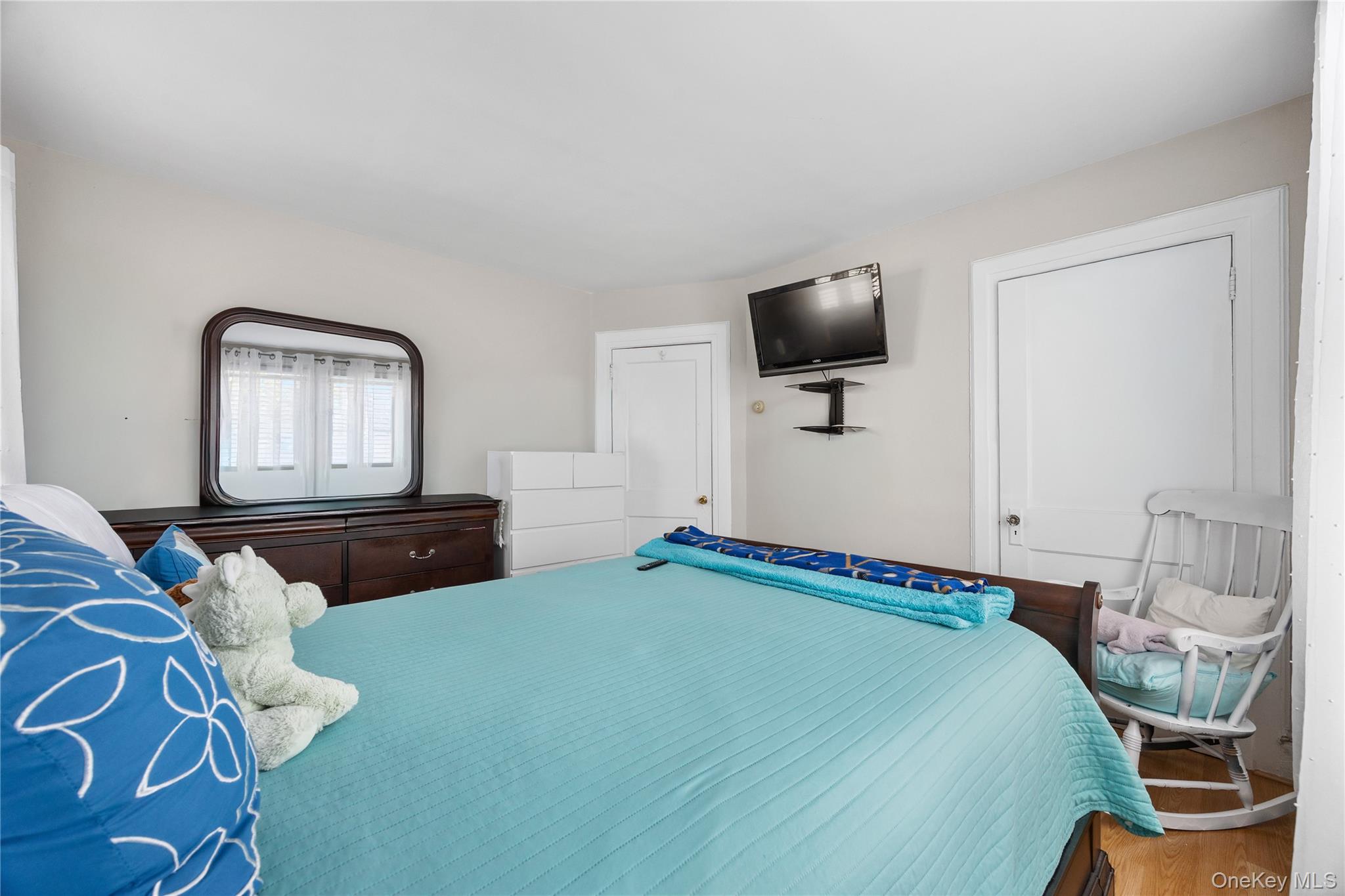 187 S Long Beach Avenue, Freeport, NY 11520