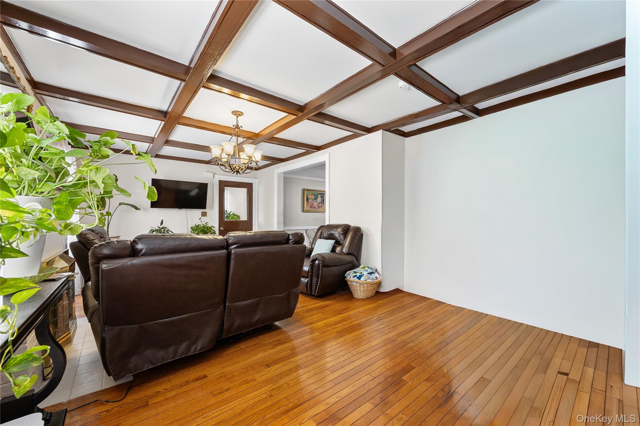 187 S Long Beach Avenue, Freeport, NY 11520