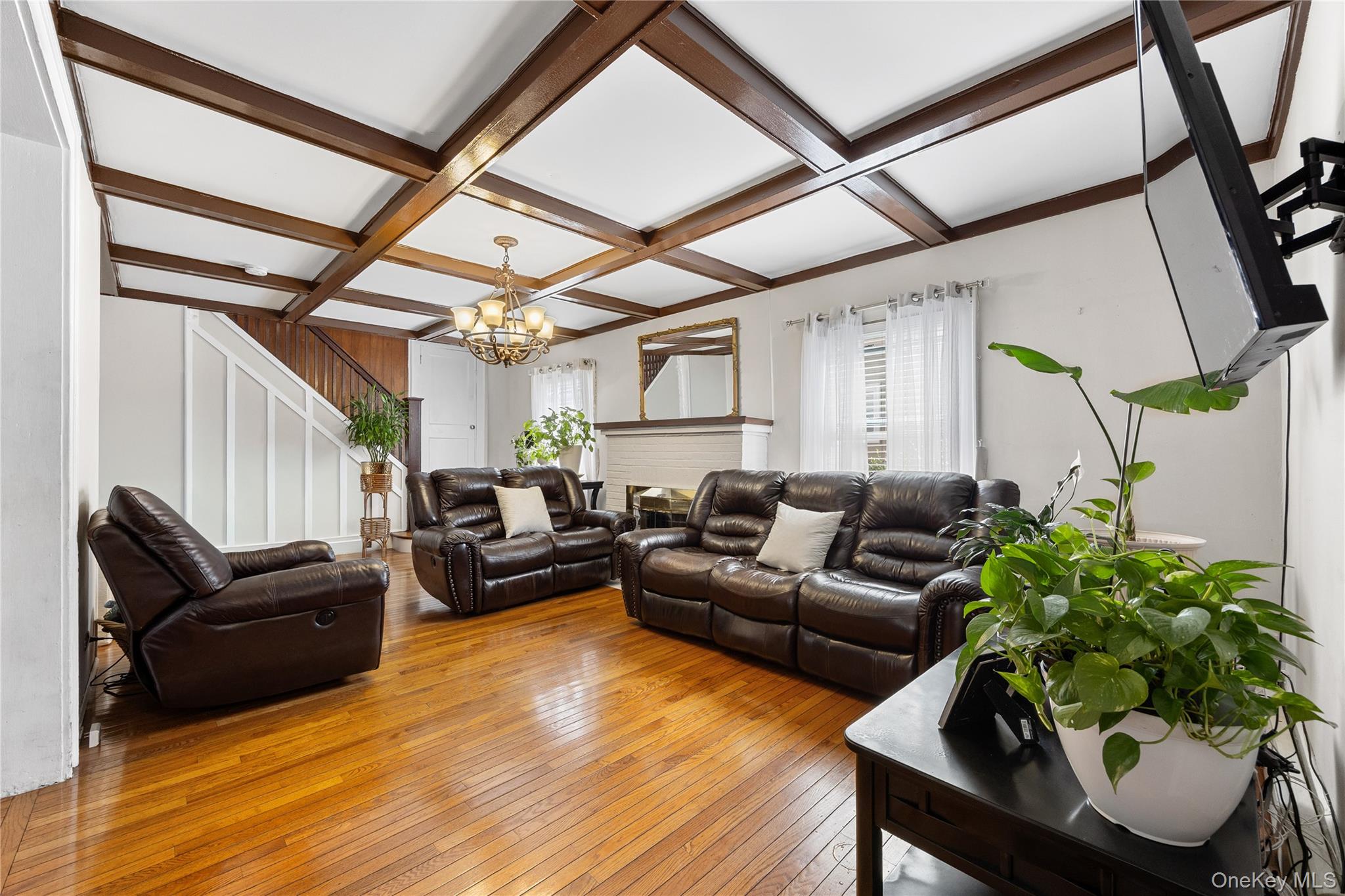 187 S Long Beach Avenue, Freeport, NY 11520