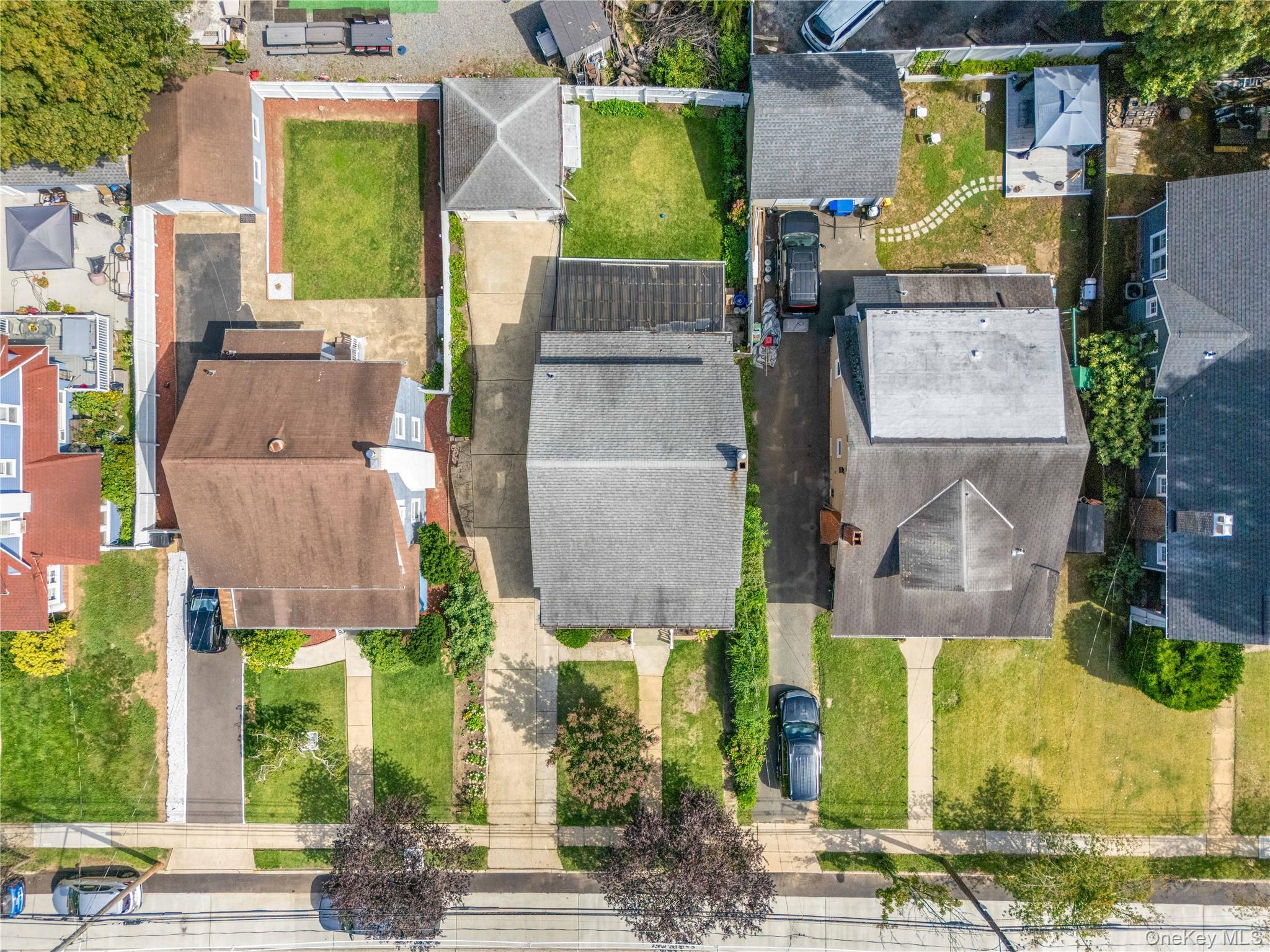 187 S Long Beach Avenue, Freeport, NY 11520