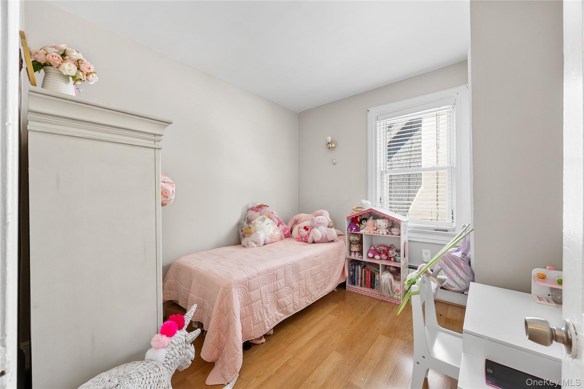 187 S Long Beach Avenue, Freeport, NY 11520