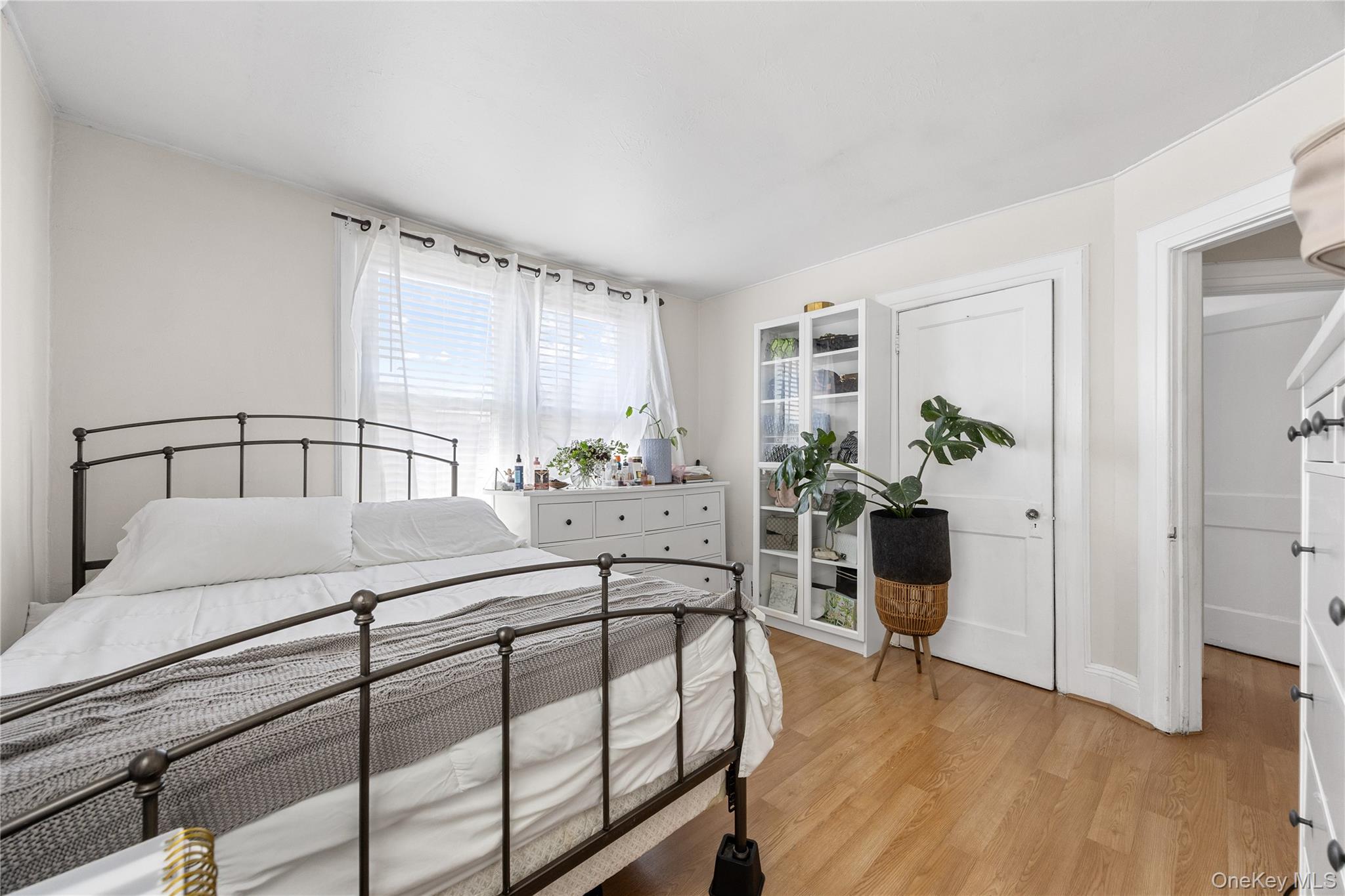 187 S Long Beach Avenue, Freeport, NY 11520