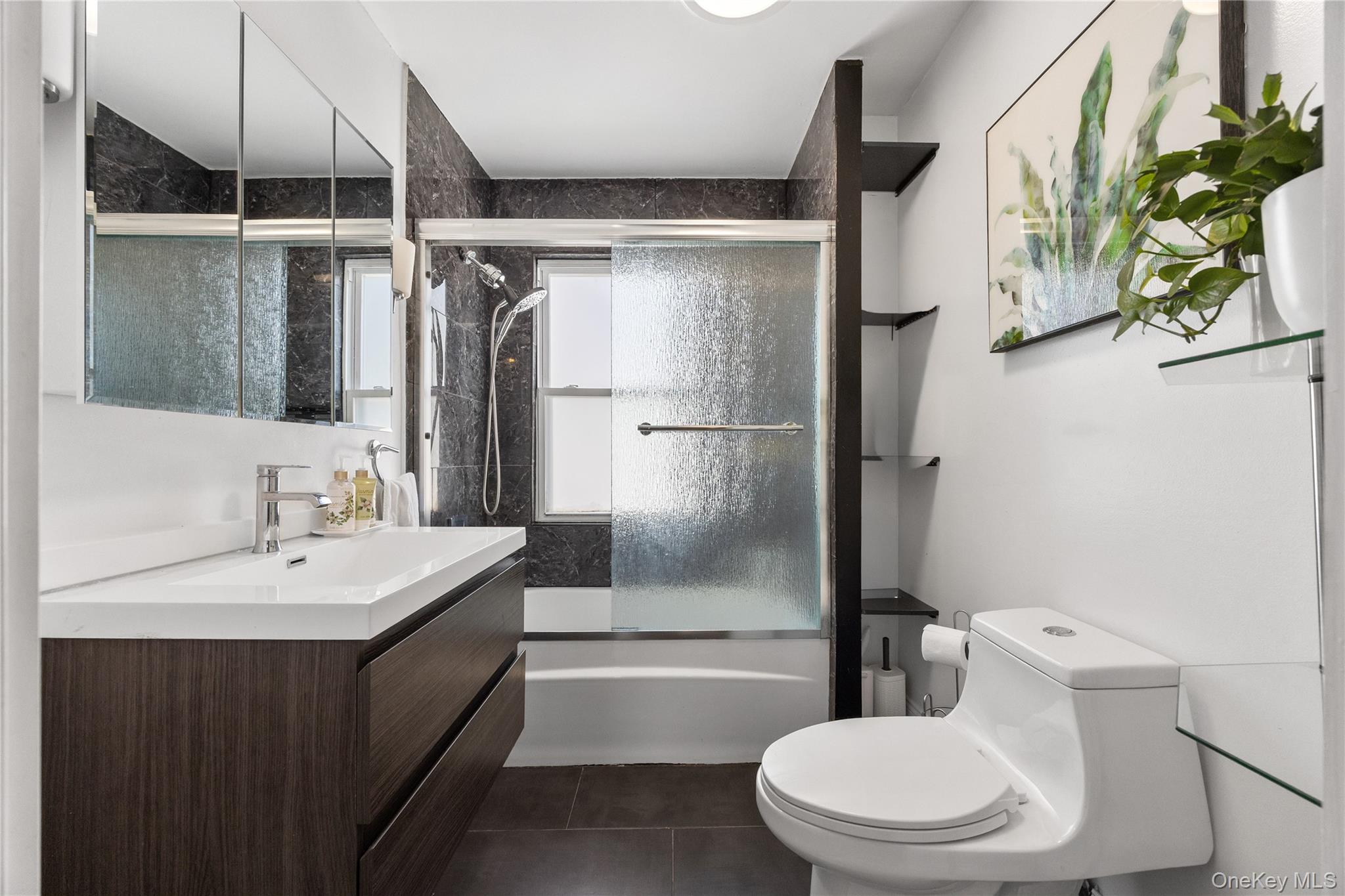 187 S Long Beach Avenue, Freeport, NY 11520